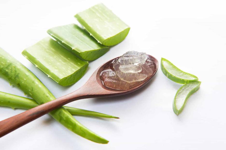 Зеленый чай для лица против морщин: кубики льда, тоники и маски