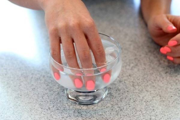 Прозрачный маникюр, создаем практичный nail art