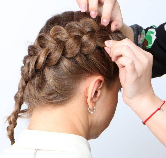 Прическа французская коса — как плести косу самой себе, фото и видео урок для начинающих