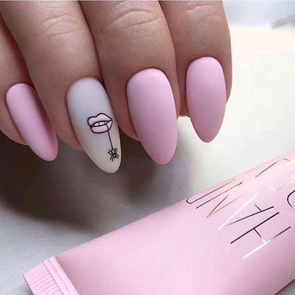 Розовый маникюр - идеи дизайна в нюдовых тонах для длинных и коротких ногтей