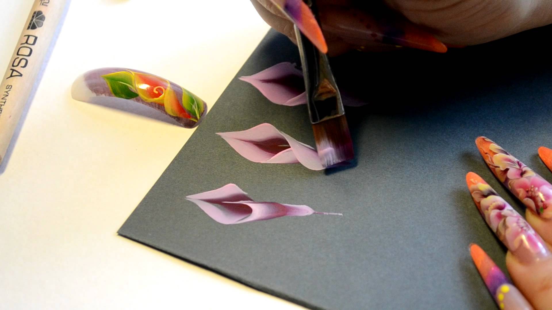 Популярные технологии росписи ногтей акриловыми красками