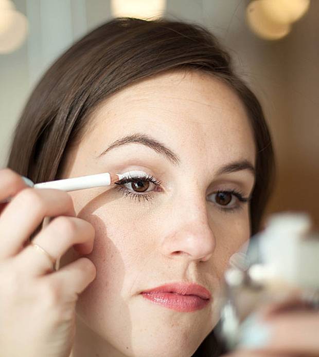 Как сохранить макияж на весь день, советы по уходу за лицом перед нанесением косметики и на регулярной основе