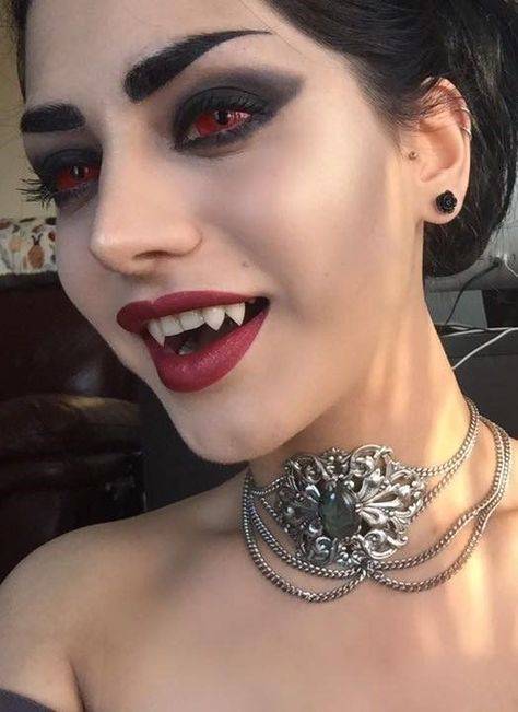 Готический макияж на хэллоуин