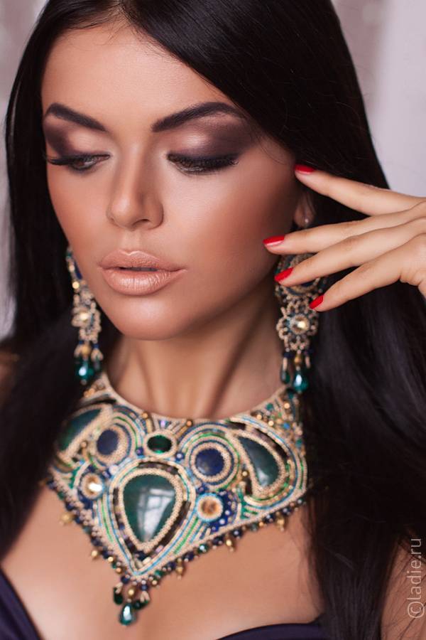 Создаем правильный макияж в египетском стиле