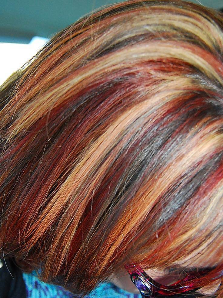 Покраска волос в два цвета. фото средней длины, короткие, длинные, темный верх светлый низ, светлый верх темный низ. инструкция