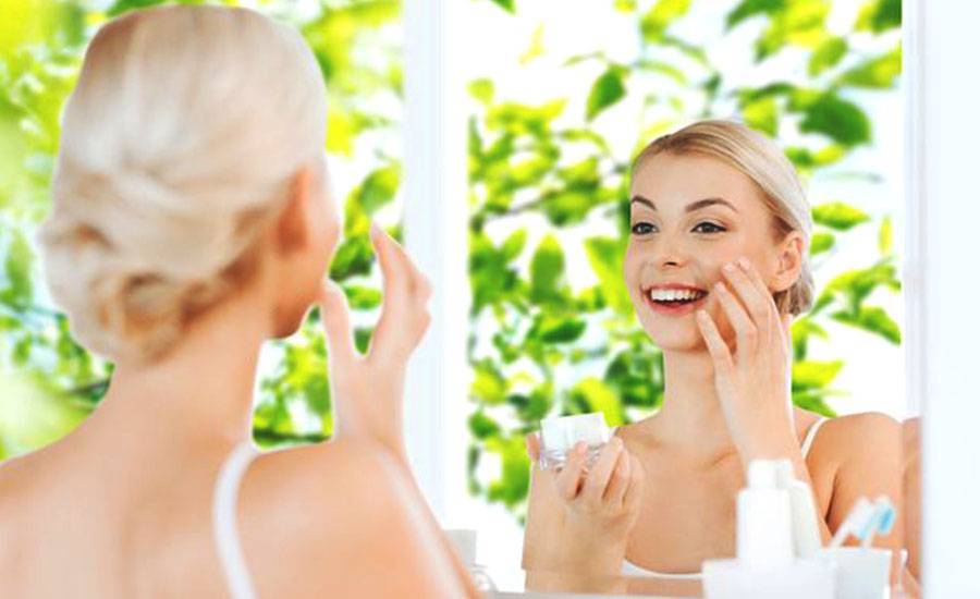 Уход за кожей лица осенью: особенности и обзор 5 косметических средств