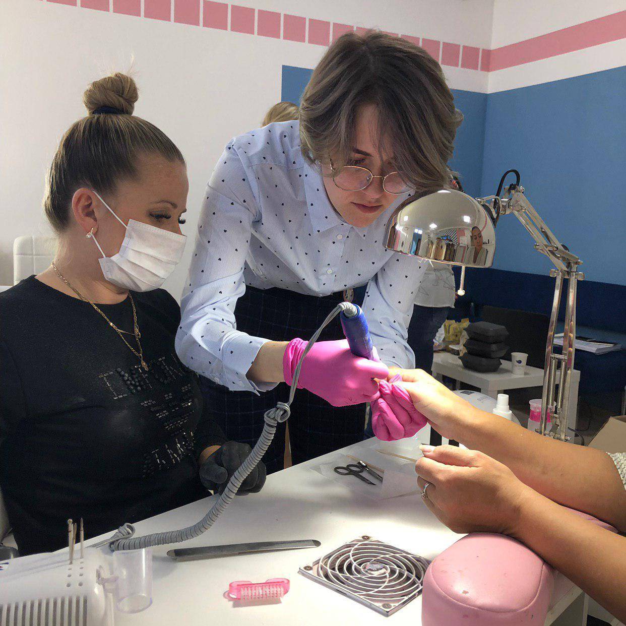 Где научиться профессионально делать маникюр, педикюр и дизайн ногтей: лучшие школы москвы - туристический блог ласус