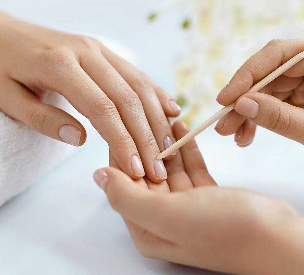 Как размягчить кутикулу в домашних условиях перед маникюром?