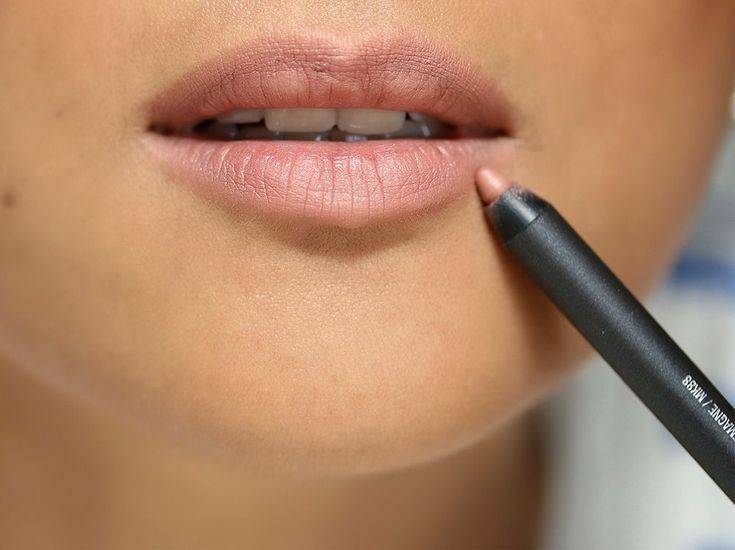 Как подобрать контурный карандаш для губ к помаде