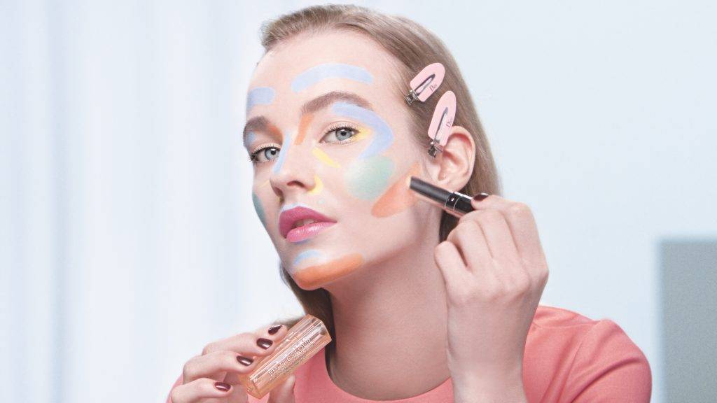 Линзы и макияж: до или после? правила нанесения косметики при ношении линз. «ochkov.net»