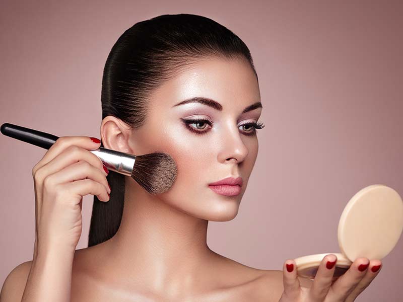 Как правильно снять макияж, чем лучше снимать макияж: рейтинг готовых средств. натуральные средства для снятия макияжа: что выбрать? распространенные ошибки при снятии макияжа