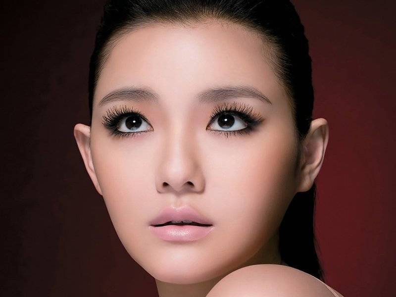Какой макияж лучше всего подходит для узких глаз: мнение визажистов