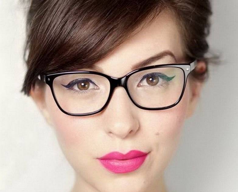 Как правильно сделать макияж под очки?