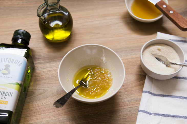 14 масок для лица с оливковым маслом: свойства, польза, применение, противопоказания