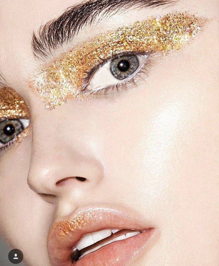 Как сделать макияж с золотом самостоятельно?