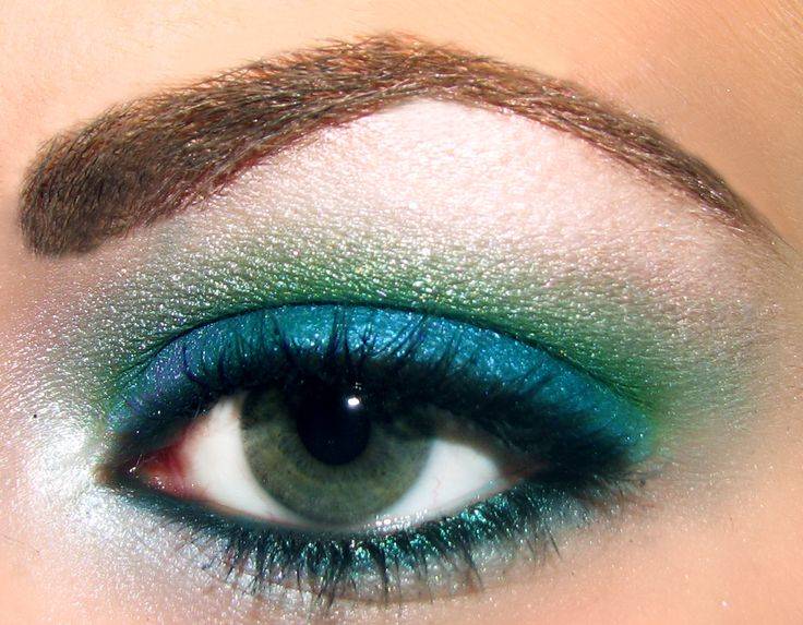 Тени для зеленых глаз: палитра цветов и оттенков