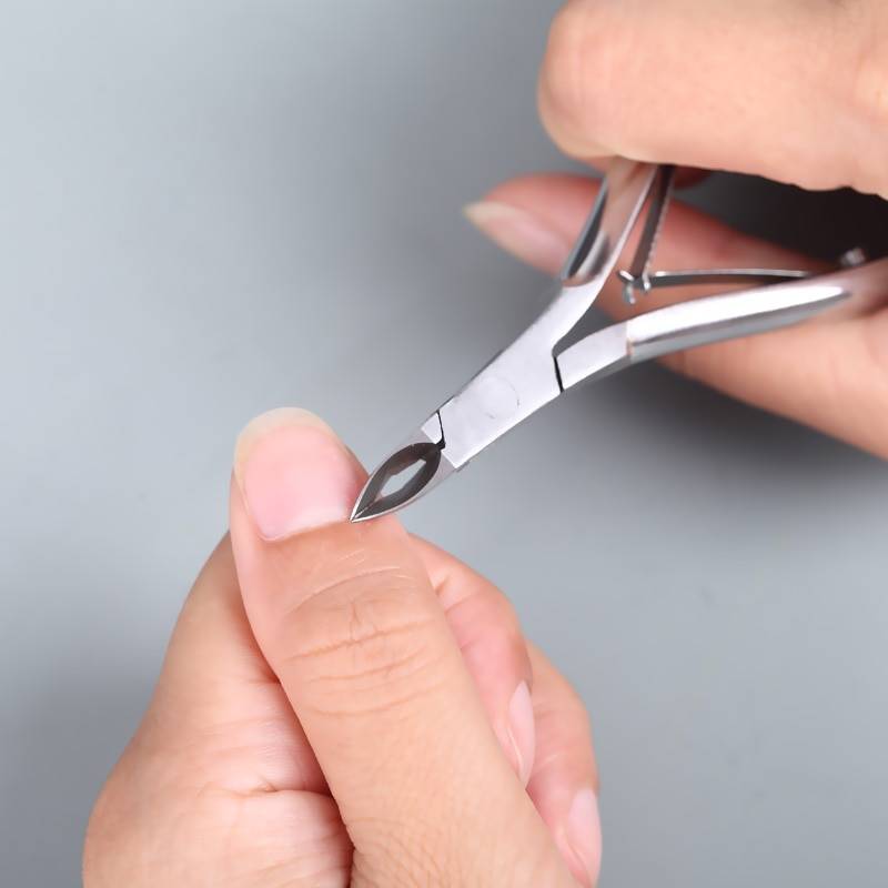 Как правильно подстричь, подрезать ногти на руках и ногах.