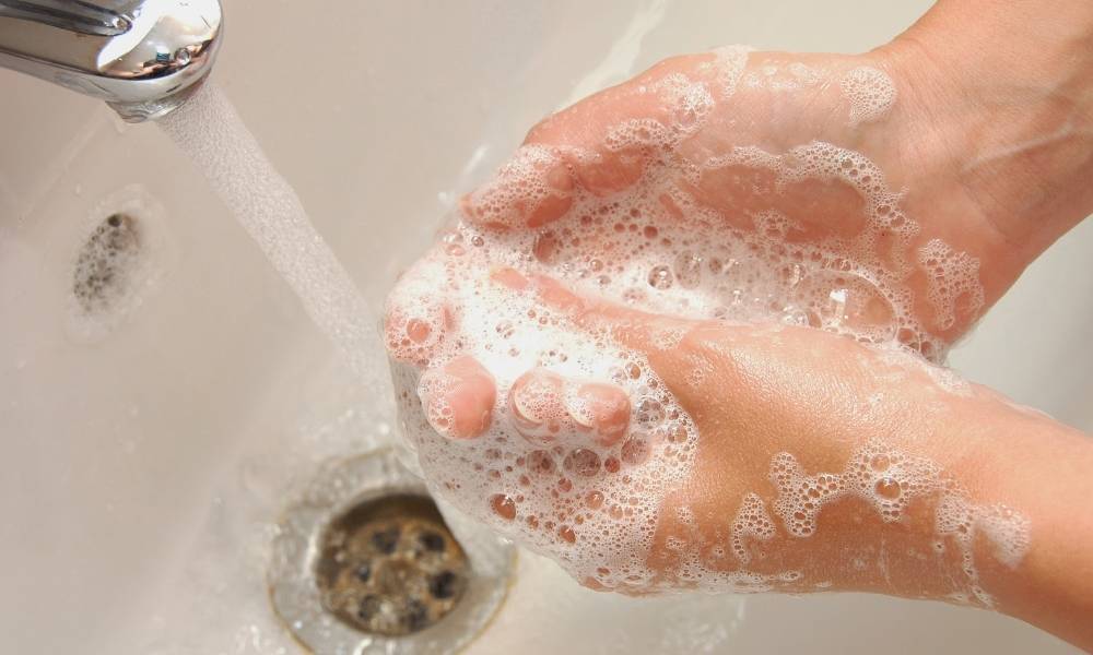 А вы знаете, как правильно мыть руки, чтобы не пересушить их кожу? | красивые ногти - дополнение твоего образа