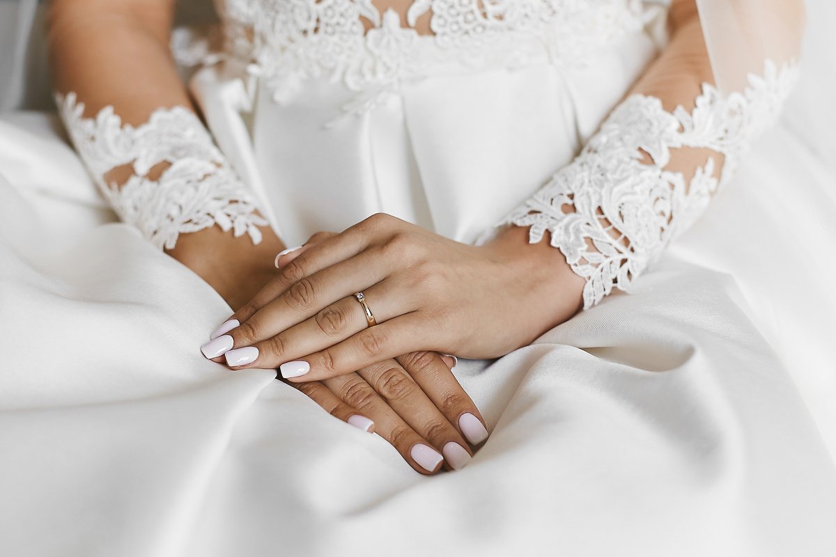 Модный маникюр невесты 2023-2024 | свадебный дизайн (134 фото-идеи)