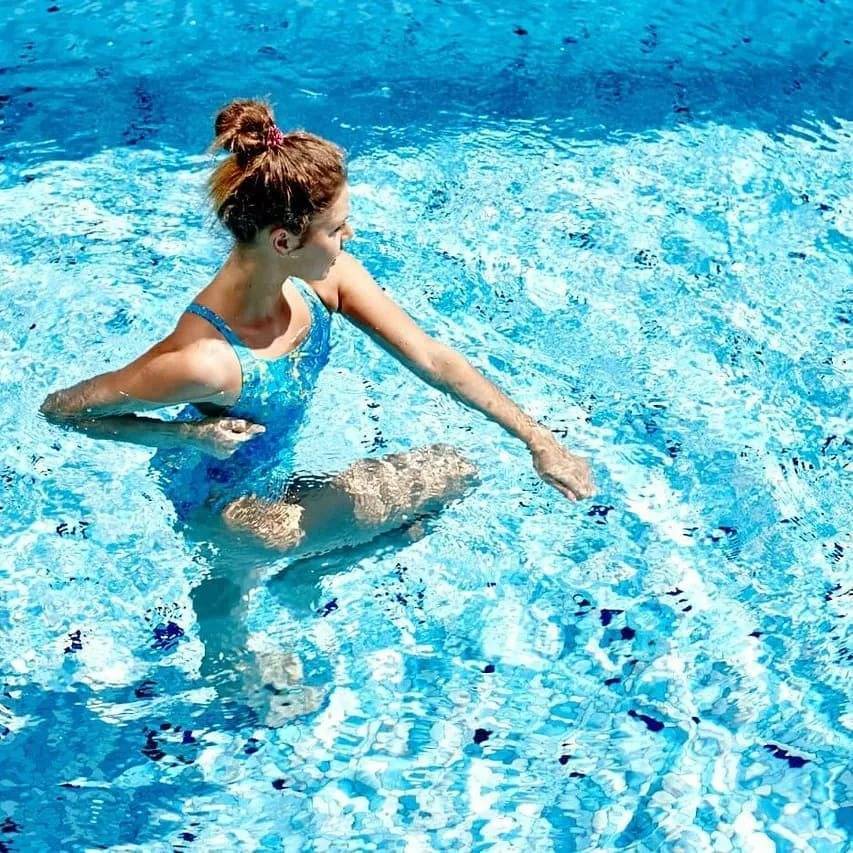 Плавание в бассейне как идеальный способ похудения и коррекции проблемной фигуры