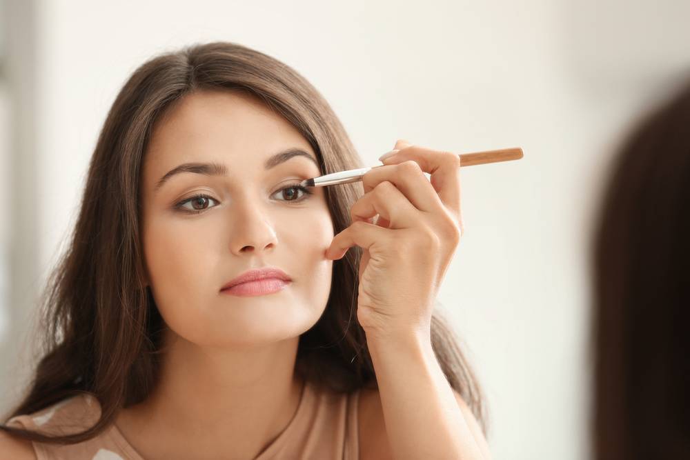 Как можно сохранить макияж в течение всего дня