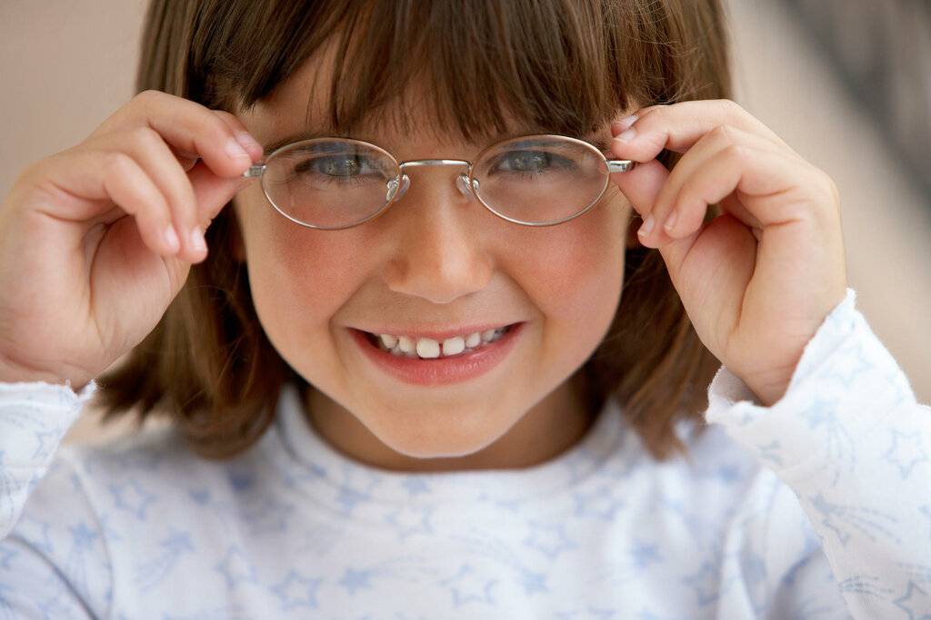 Что лучше при близорукости: очки или линзы? - энциклопедия ochkov.net