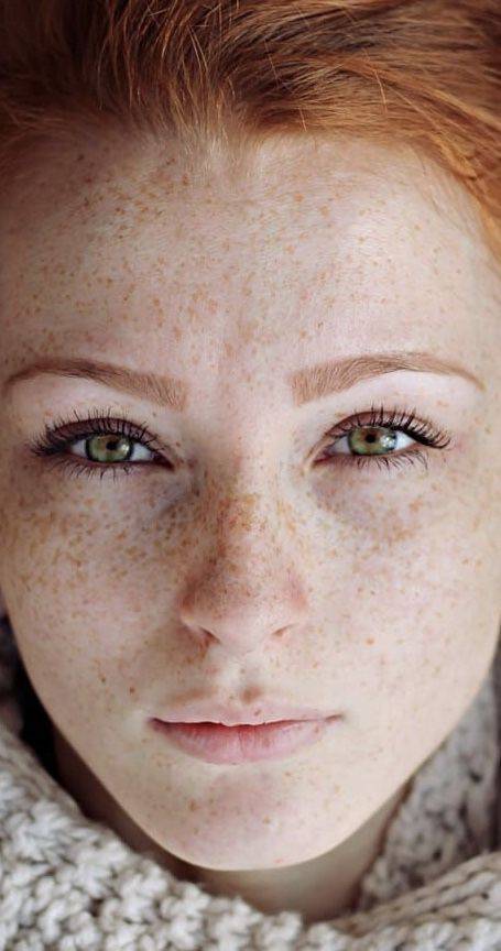 Макияж с веснушками (13 фото) — особенности нанесения косметики на веснушчатое лицо, для девушек со светлой кожей