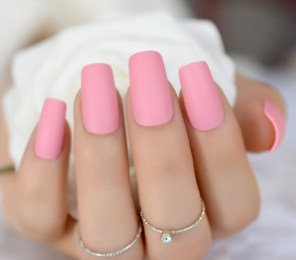 Матовый розовый маникюр на короткие ногти фото