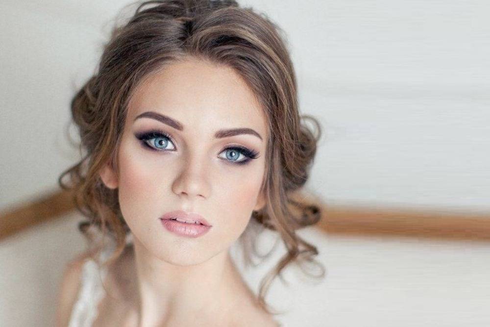Как сделать нежный свадебный макияж для разного цветотипа глаз