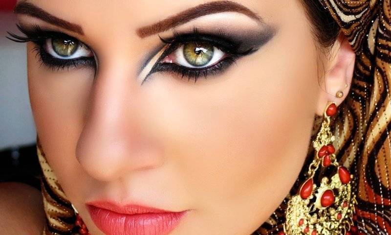 Восточный и арабский макияж глаз