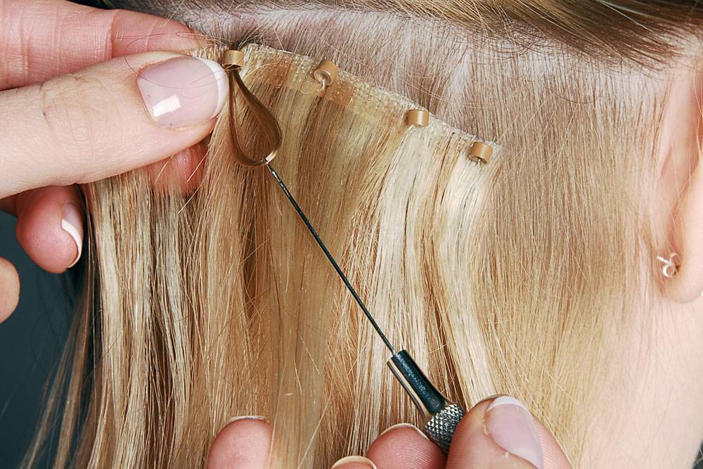 Наращивание волос на трессах: плюсы и минусы метода, суть процедуры