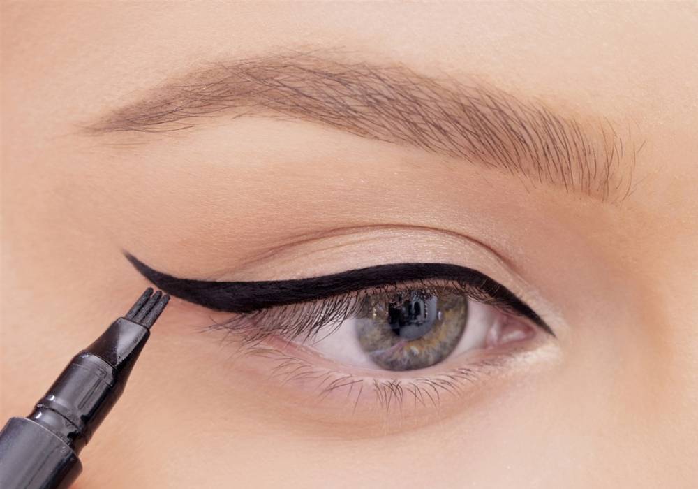 Как сделать подводку для глаз в домашних условиях карандашом для глаз красивый макияж восстановление зрения