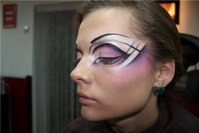 Карандашная техника макияжа – звездный макияж своими руками
