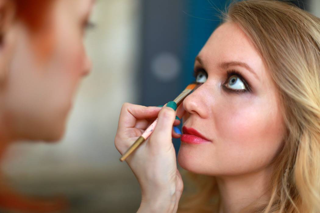 Основы макияжа для начинающих визажистов и для себя: пошагово+ видео уроки