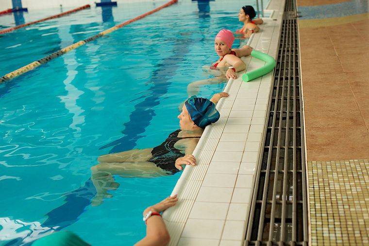 Упражнения аквааэробики для беременных в бассейне