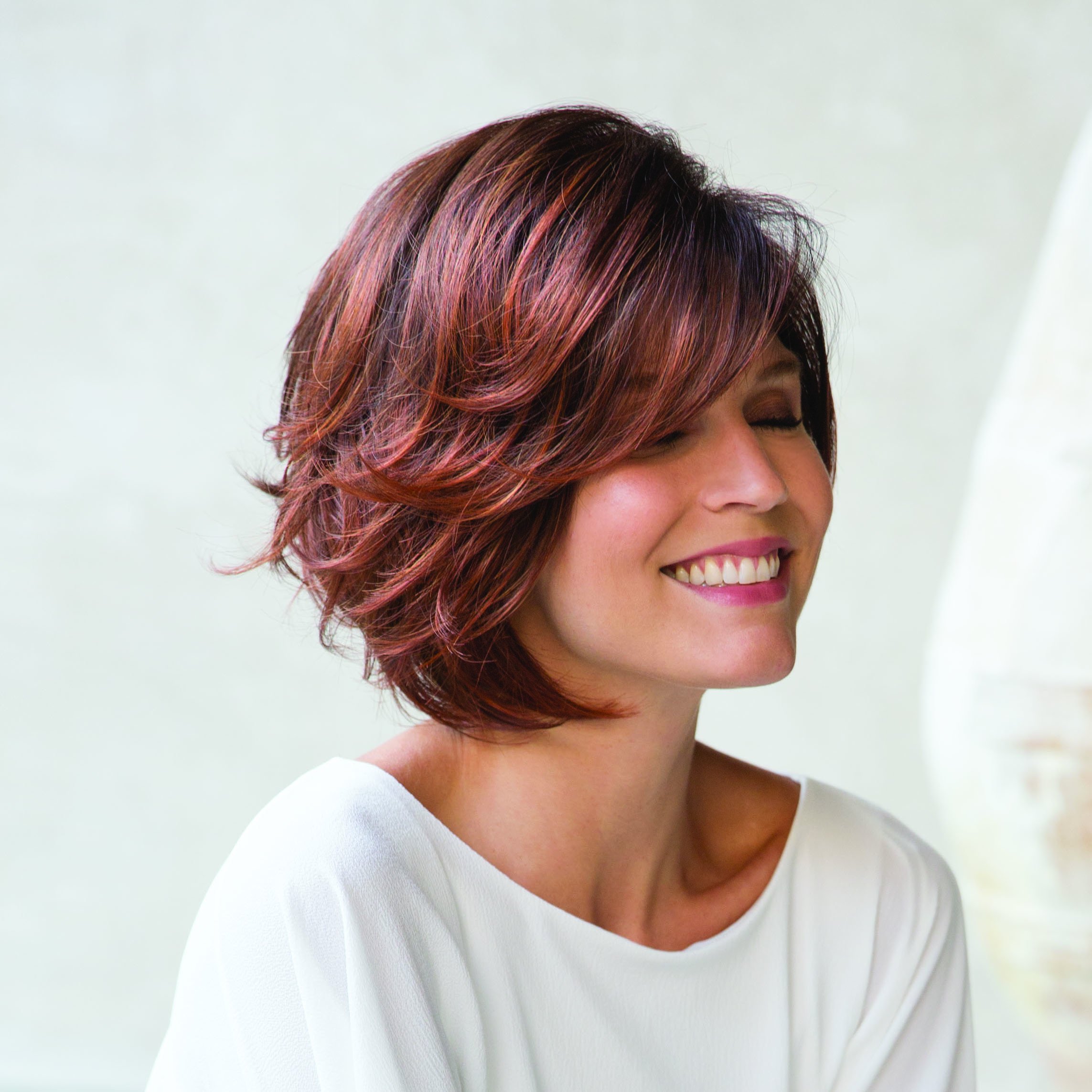 Стрижка дебют на средние волосы фото с челкой для женщин после 40