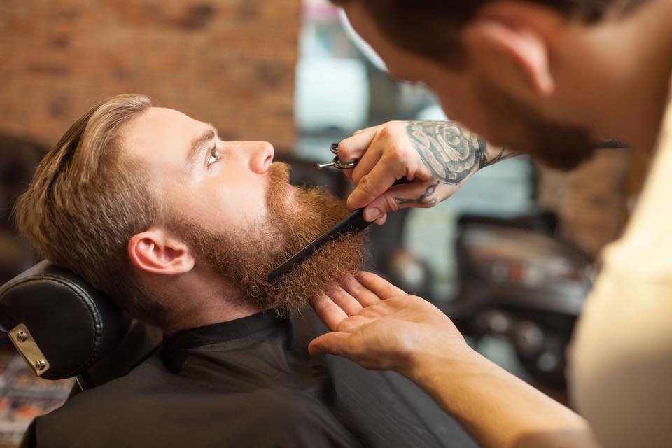 Почему борода бывает жесткой и как с этим бороться? - dorco.ru