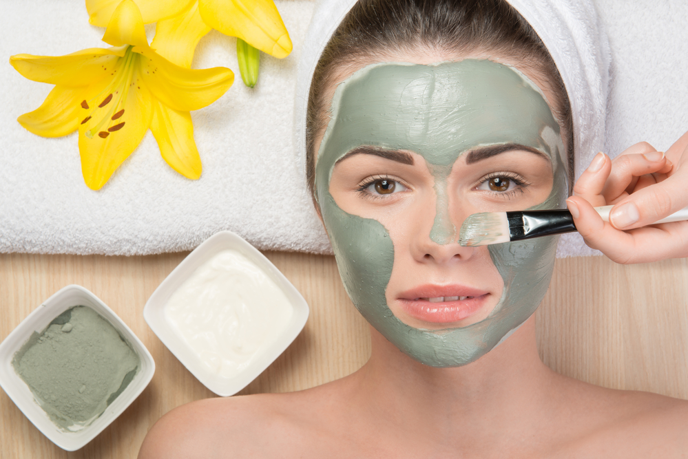 Как пользоваться косметической глиной: рекомендации и советы, сколько нужно держать глиняную маску на лице, как часто ее можно делать
