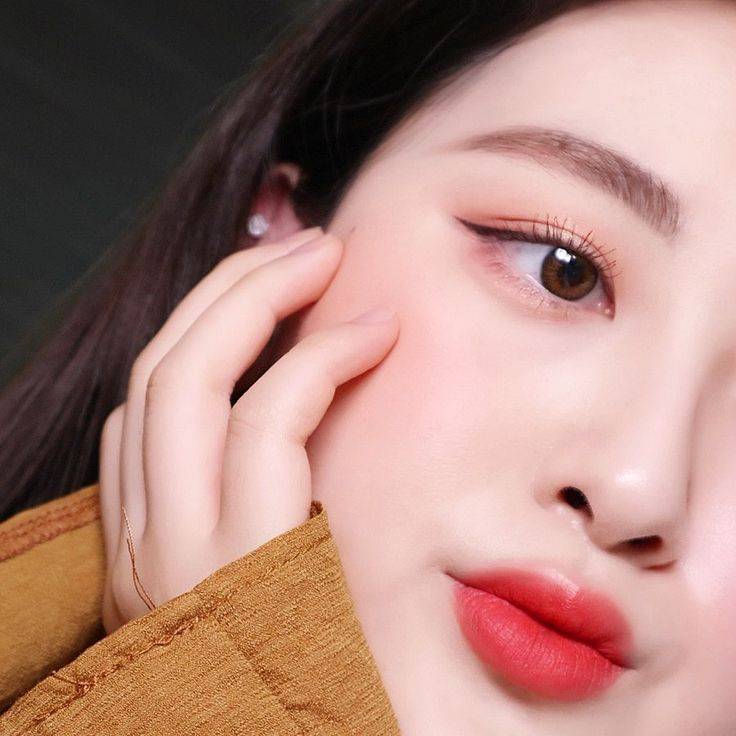 Как сделать корейский макияж?