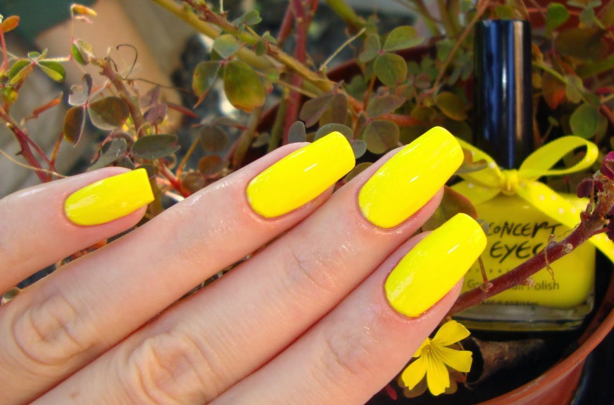 Желтый маникюр 2021 новинки: красивые и модные идеи дизайна ногтей, сочетания желтого с другими цветами