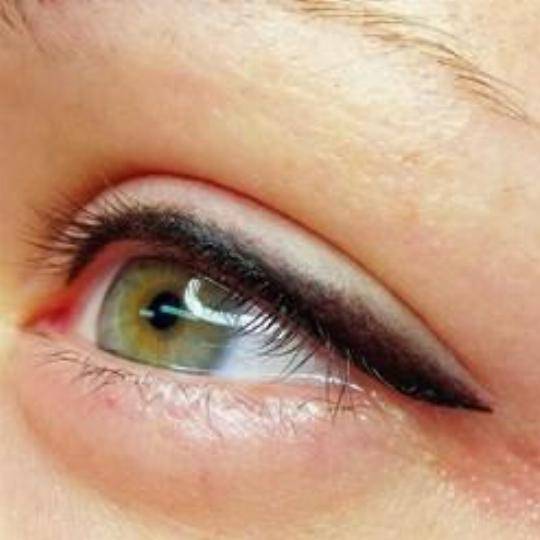 Межресничный татуаж глаз с растушевкой: как проходит + фото