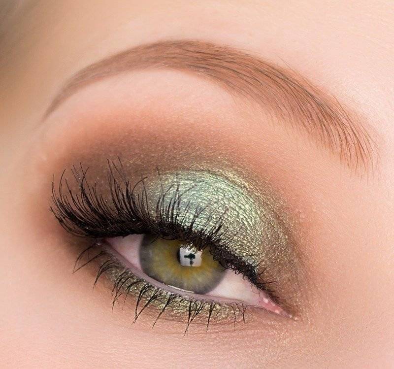 Легкий летний макияж для зеленых глаз: пошагово с фото