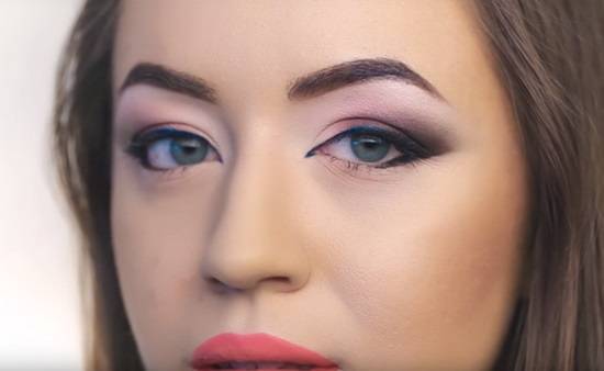 Как сделать макияж для опущенных уголков глаз