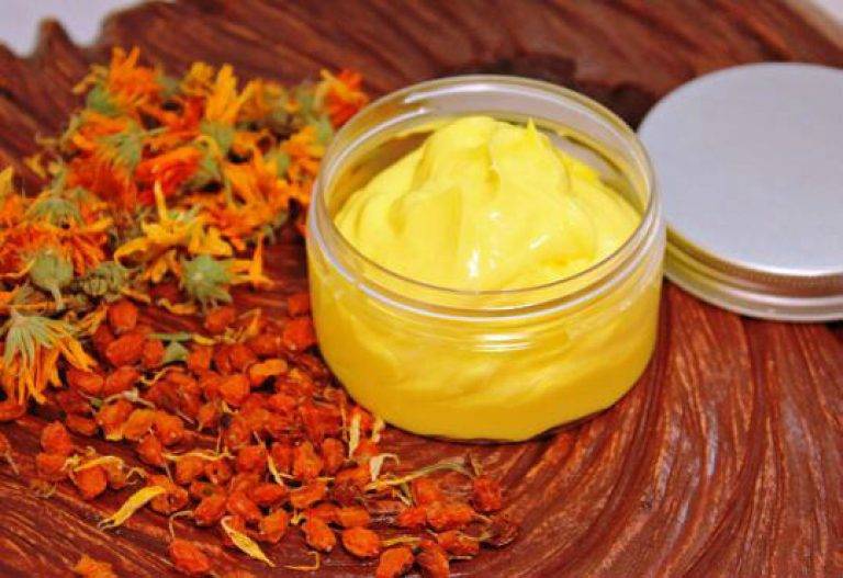 Прополис для лица, полезные свойства и рецепты
