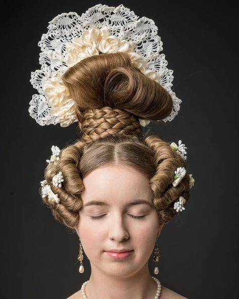 Прически барокко. женские причёски в стиле барокко: исторические и современные варианты