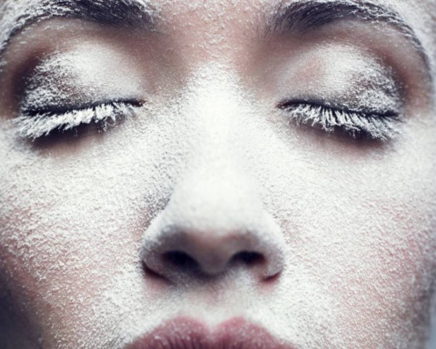 Зимний уход за лицом: как спастись от шелушений и обезвоживания | чистая линия