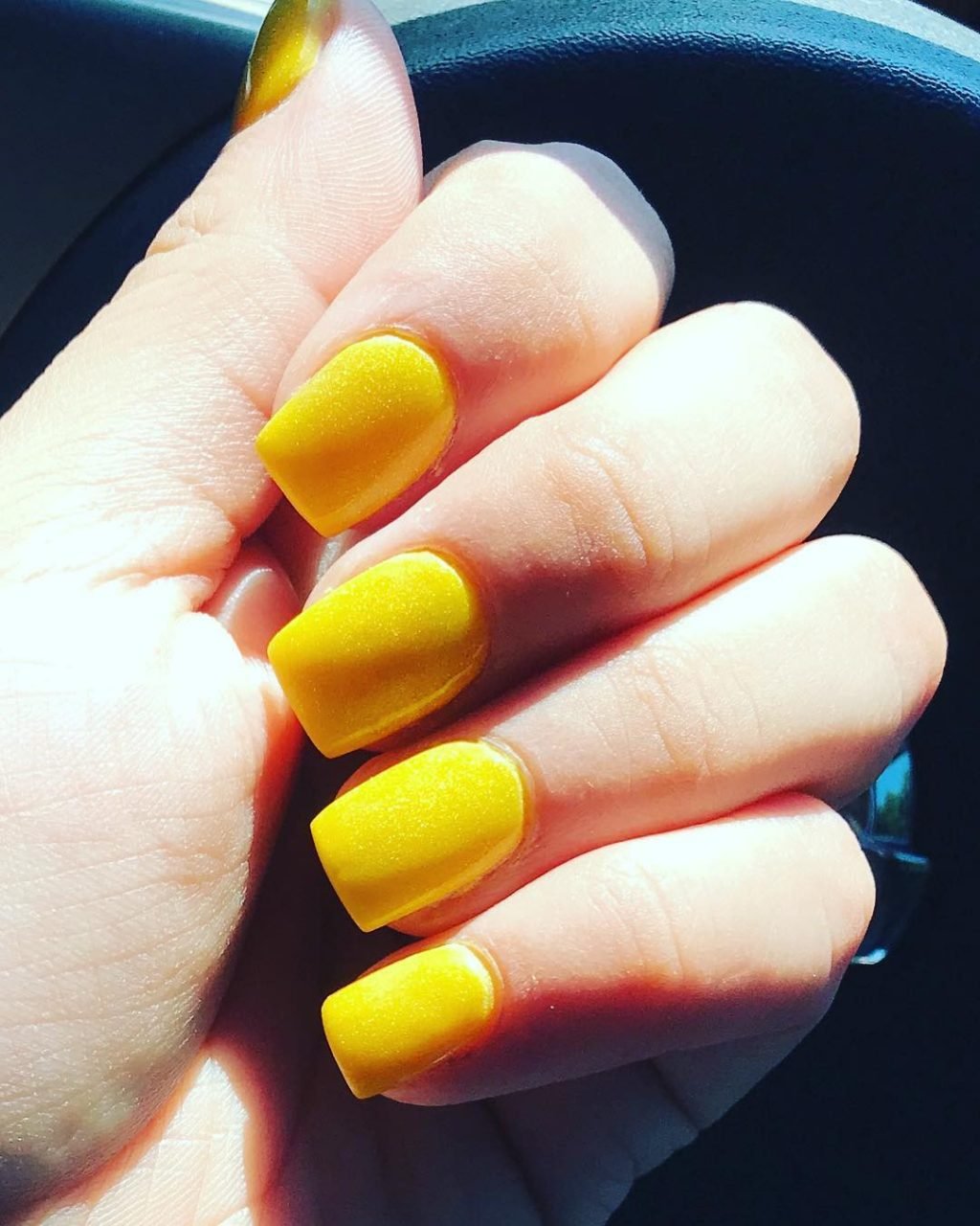 Нарощенные ногти желтого цвета