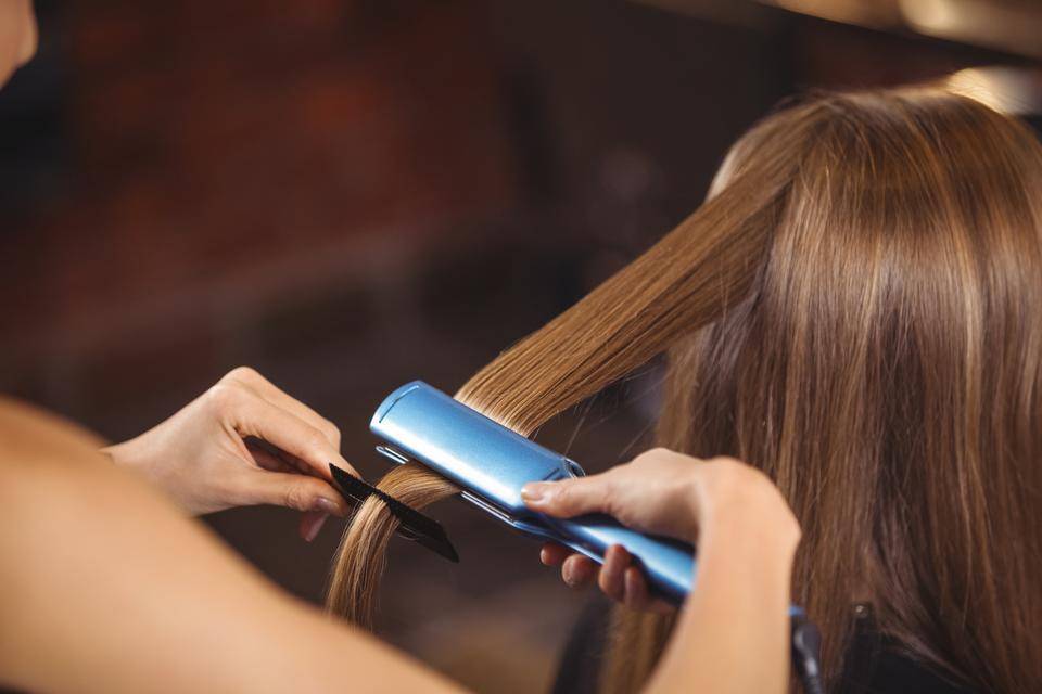 Кератиновое выпрямление волос - технология, как его делают в салоне — секреты красоток