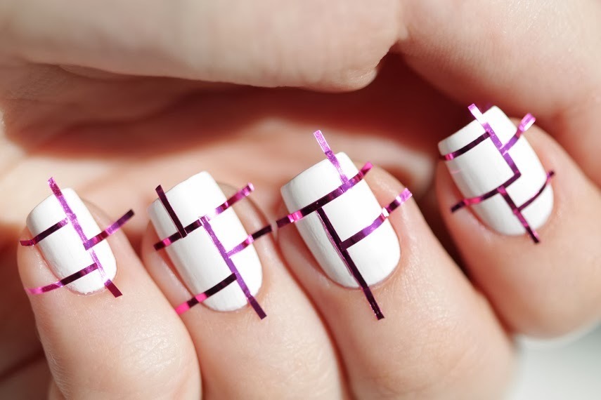 Маникюр с лентами: фото идеи дизайна на ногтях с полосками