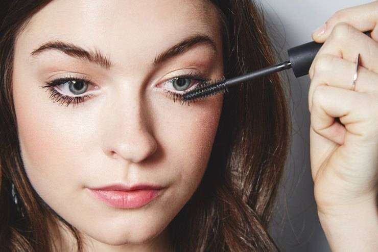 Как делать макияж глаз если нет ресниц